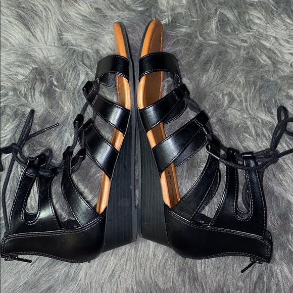 SANDALS - Picture 3 of 3